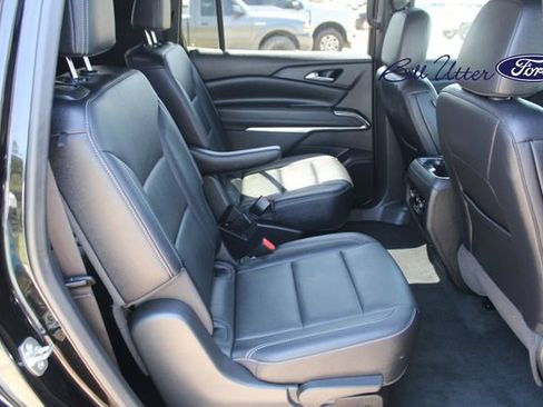 Used 2025 Chevrolet Traverse LT w/ Midnight/Sport Edition FWD image 12