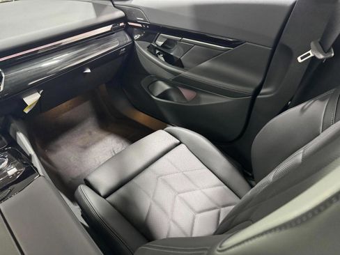 New 2026 BMW 530i xDrive w/ Convenience Package image 16