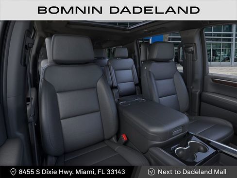 New 2026 Chevrolet Suburban Z71 w/ Z71 Off-Road Package AWD/4WD image 16