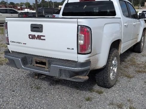 Used 2019 GMC Canyon SLE RWD image 3
