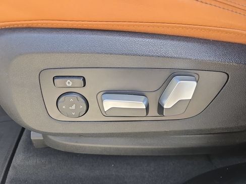 Used 2023 BMW X5 sDrive40i w/ M Sport Package RWD image 19