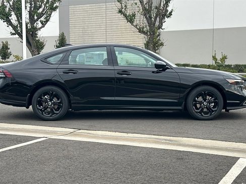 New 2025 Honda Accord SE image 3