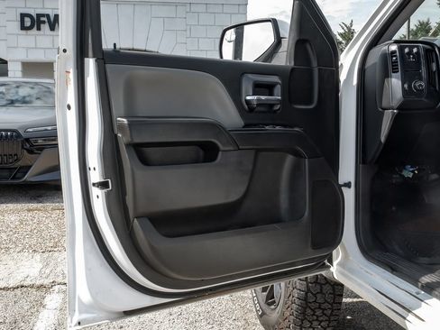 Used 2018 Chevrolet Silverado 1500 W/T w/ Trailering Package AWD/4WD image 35
