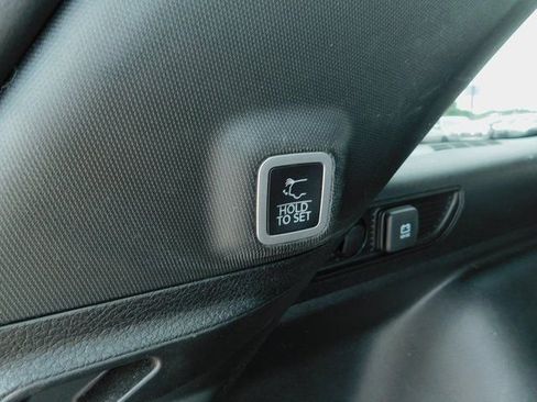 Used 2023 Jeep Grand Cherokee Limited image 31