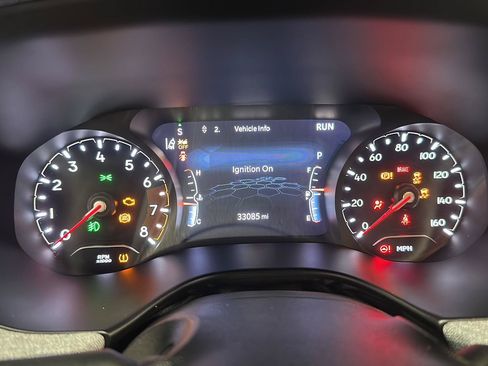 Used 2023 Jeep Compass Latitude w/ Convenience Group AWD/4WD image 19