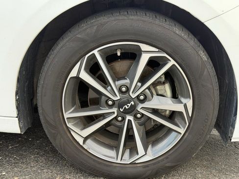 Used 2023 Kia Forte LXS FWD image 29