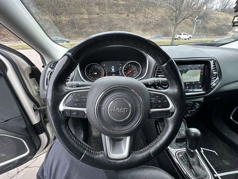 Used 2018 Jeep Compass Limited w/ Navigation Group image 14