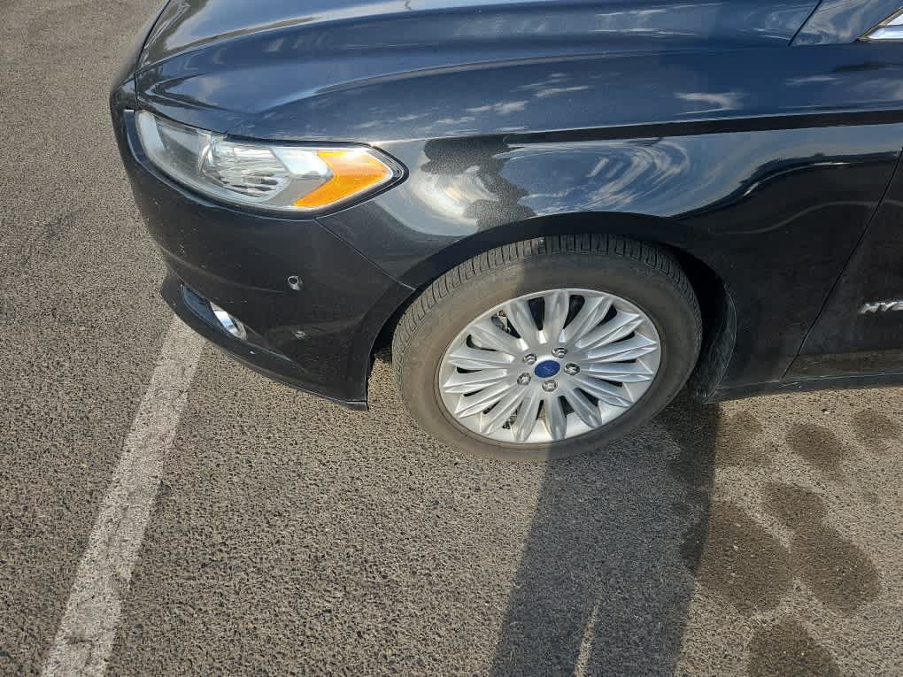 Used 2013 Ford Fusion SE FWD image 3
