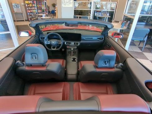 Used 2025 Ford Mustang GT Premium image 13