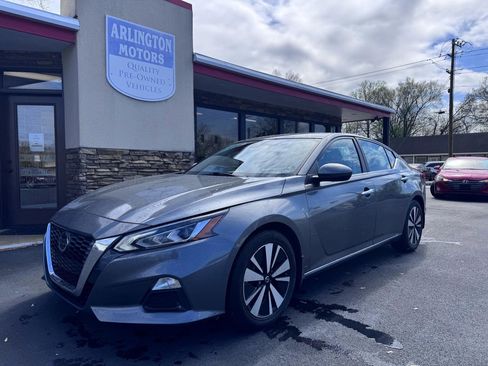 Used 2022 Nissan Altima 2.5 SV image 2