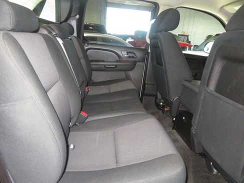 Used 2013 Chevrolet Avalanche LS image 29