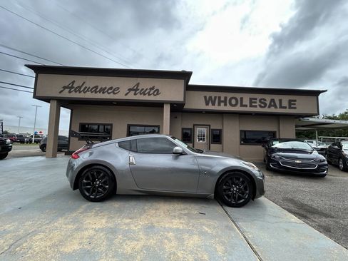 Used 2018 Nissan 370Z Coupe RWD image 1