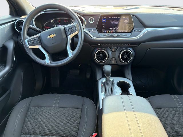 Used 2021 Chevrolet Blazer LT w/ LPO, Black Accent Package FWD image 16