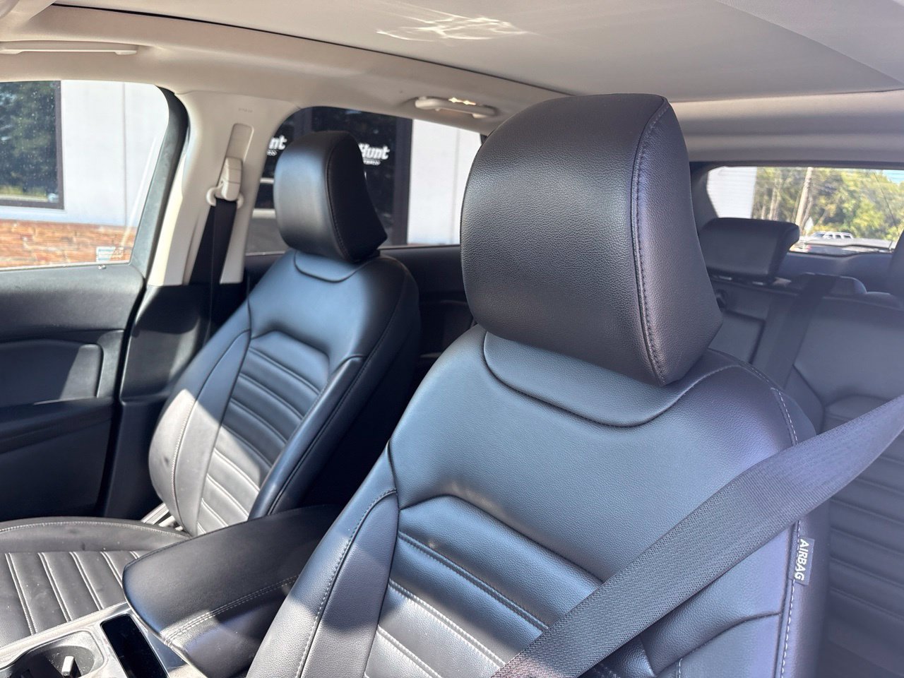Used 2024 Ford Edge SEL w/ Convenience Package AWD/4WD image 3