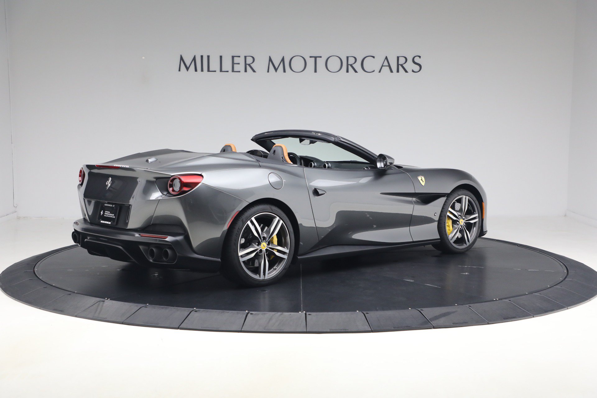 Certified 2019 Ferrari Portofino RWD image 9