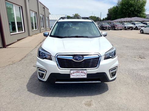 Used 2020 Subaru Forester Touring image 3