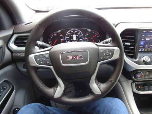 Used 2023 GMC Acadia SLT w/ Technology Package FWD image 31
