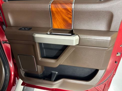 Used 2018 Ford F150 King Ranch w/ Equipment Group 601A Luxury AWD/4WD image 20