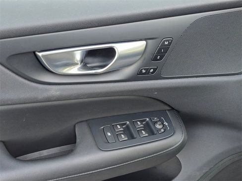 Used 2025 Volvo S60 B5 Core image 23
