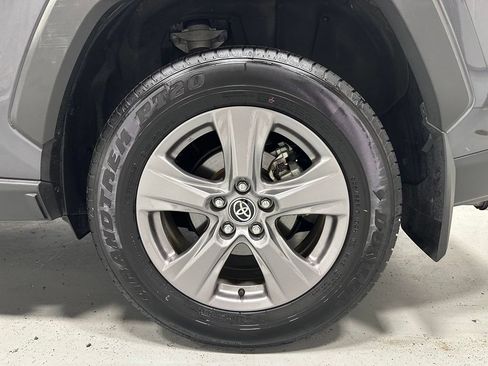 Used 2025 Toyota RAV4 XLE AWD/4WD image 64