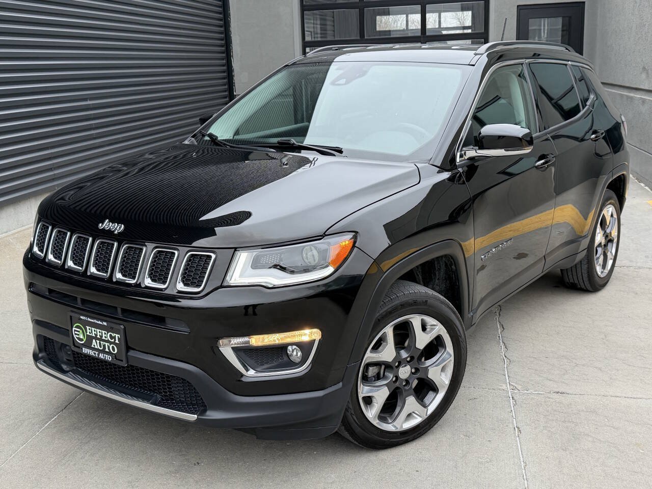 Used 2018 Jeep Compass Limited w/ Navigation Group AWD/4WD image 2