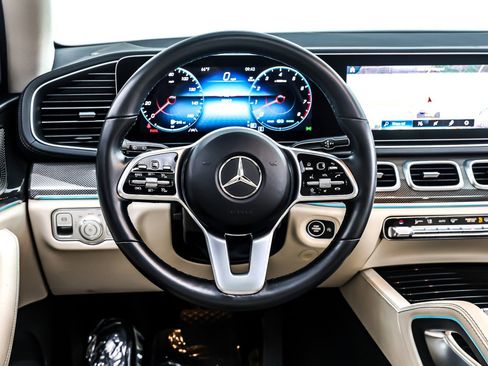 Certified 2023 Mercedes-Benz GLS 450 4MATIC image 19