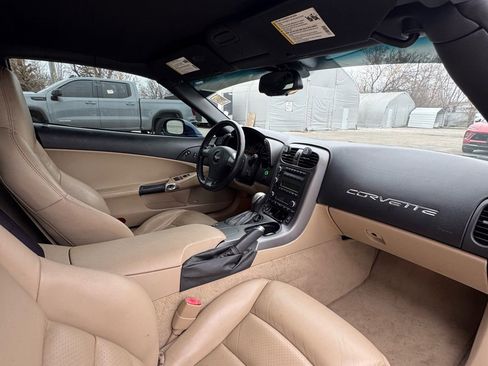 Used 2006 Chevrolet Corvette Convertible w/ Preferred Equipment Group image 8