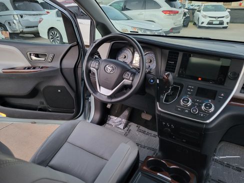 Used 2016 Toyota Sienna Limited Premium AWD/4WD image 24