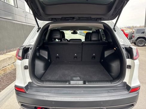 Used 2021 Jeep Cherokee Trailhawk AWD/4WD image 9