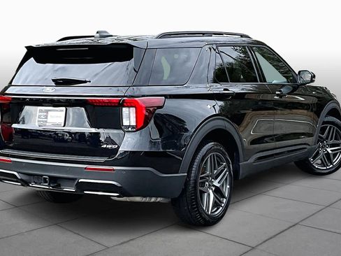 Used 2025 Ford Explorer ST-Line w/ ST-Line Street Pack image 12