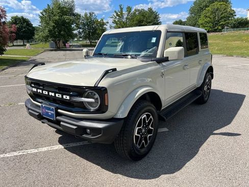 Used 2025 Ford Bronco Outer Banks AWD/4WD image 5