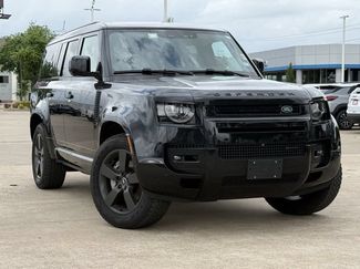Used 2023 Land Rover Defender 130 X-Dynamic SE AWD/4WD video 3