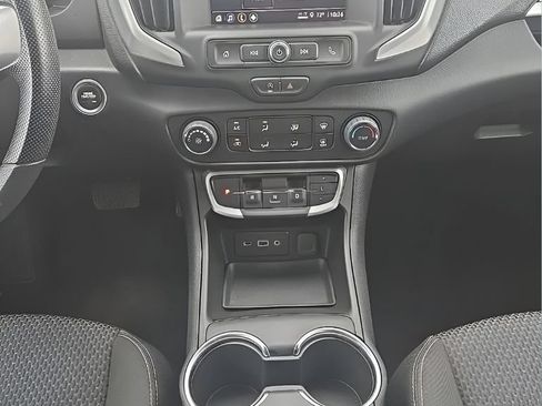 Used 2024 GMC Terrain SLE FWD image 21