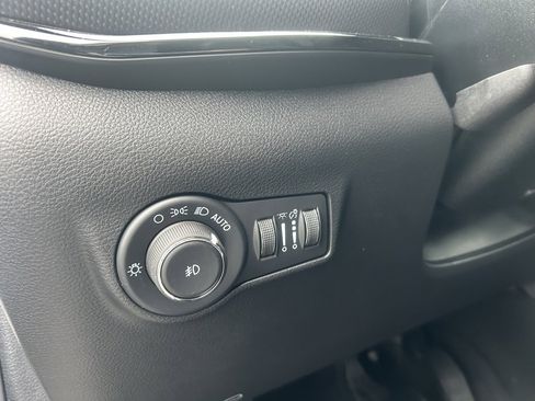 New 2026 Jeep Compass Limited image 14