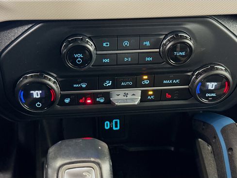 Used 2023 Ford Bronco Wildtrak image 17