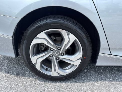 Used 2020 Honda Accord EX image 32
