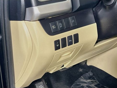 Used 2019 Toyota Highlander Limited AWD/4WD image 10