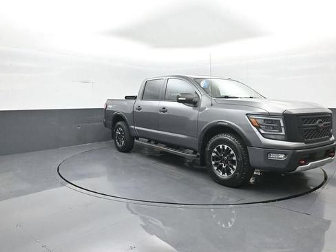 Used 2021 Nissan Titan PRO-4X w/ Pro-4x Convenience Package AWD/4WD image 3