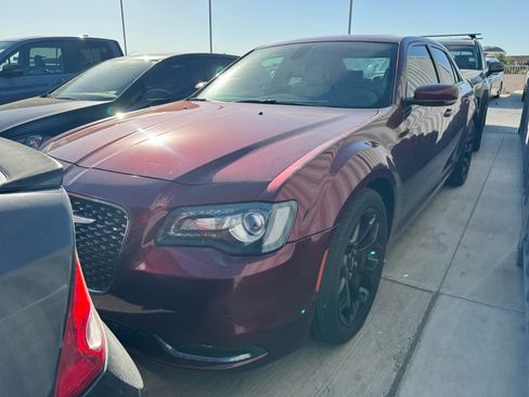 Used 2020 Chrysler 300 S w/ 300S Premium Group 2 RWD image 2