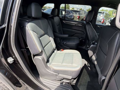 Used 2024 GMC Acadia AT4 w/ Luxury Package AWD/4WD image 28