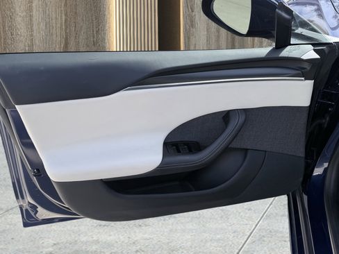 Used 2021 Tesla Model S Plaid image 16