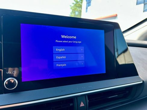 Certified 2024 Toyota Prius XLE FWD image 22