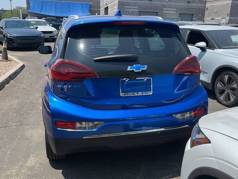 Used 2017 Chevrolet Bolt Premier w/ Driver Confidence II Package FWD image 6