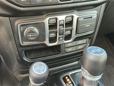 Used 2023 Jeep Wrangler Unlimited w/ Cold Weather Group image 18