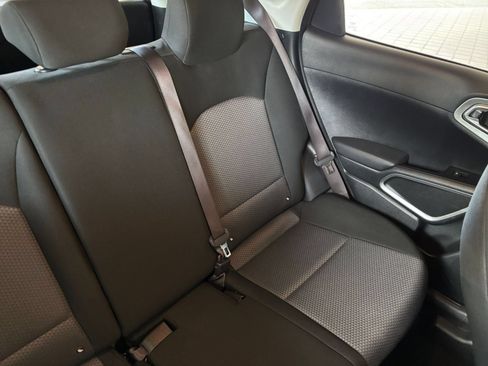 Used 2025 Kia Soul LX w/ LX Technology Package FWD image 35