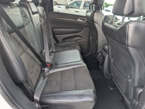 Used 2020 Jeep Grand Cherokee Altitude AWD/4WD image 11