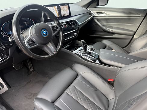 Used 2023 BMW 530e w/ M Sport Package RWD image 12