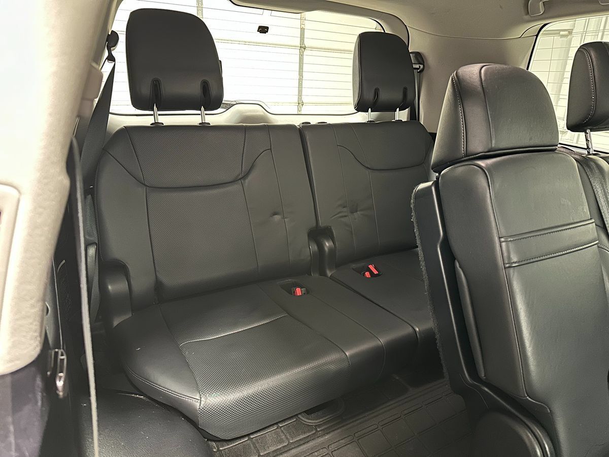 Used 2016 Lexus LX 570 4WD w/ Luxury Package image 18