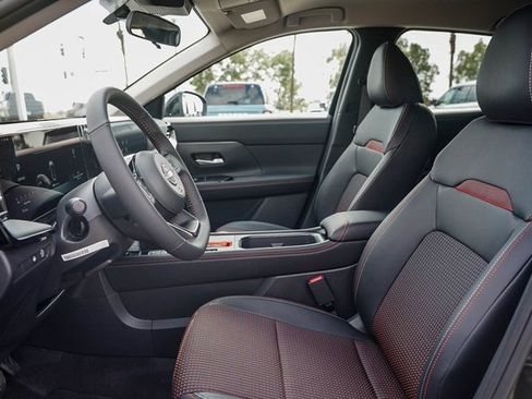 New 2026 Nissan Kicks SR image 18