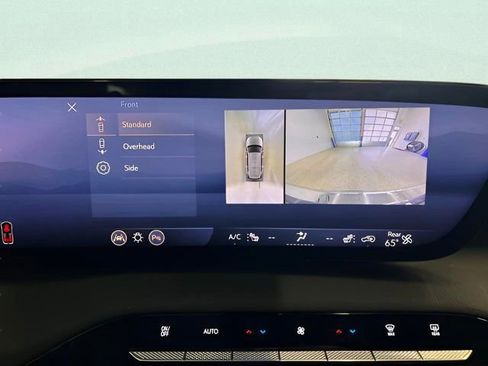 Used 2025 Buick Enclave Preferred image 32